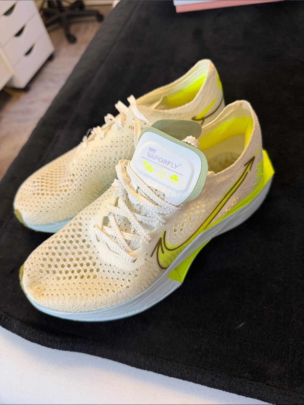 Nike Women's Running Shoes Cream with Neon Yellow Accents